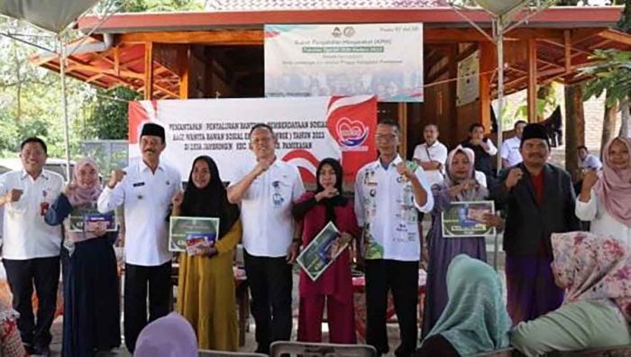 Wakil Bupati Pamekasan Serahkan Bantuan Rp3 Juta untuk Puluhan Wanita Rentan Sosial Ekonomi