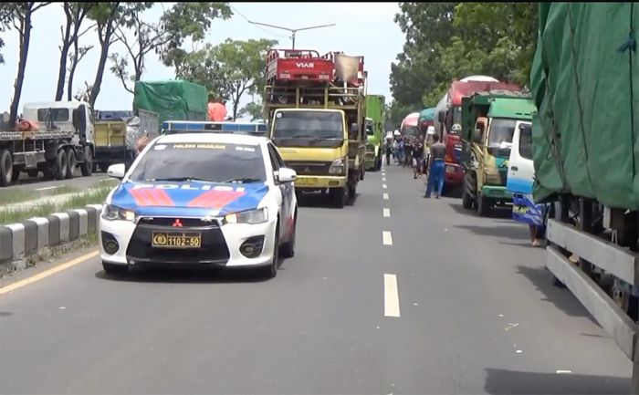 Tolak Regulasi ODOL, Ratusan Sopir Truk di Nganjuk Demo Dishub dan Mogok Kerja