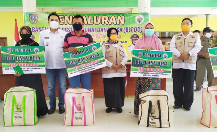 Pantau Penyaluran BLT-DD di Peterongan, Bupati Jombang Teleconference dengan Gubernur Jatim