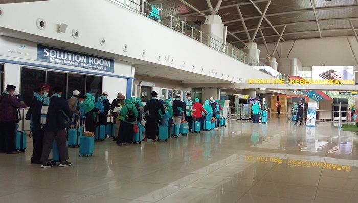 284 Jamaah Umrah Samira Travel Landing di Madinah Perdana