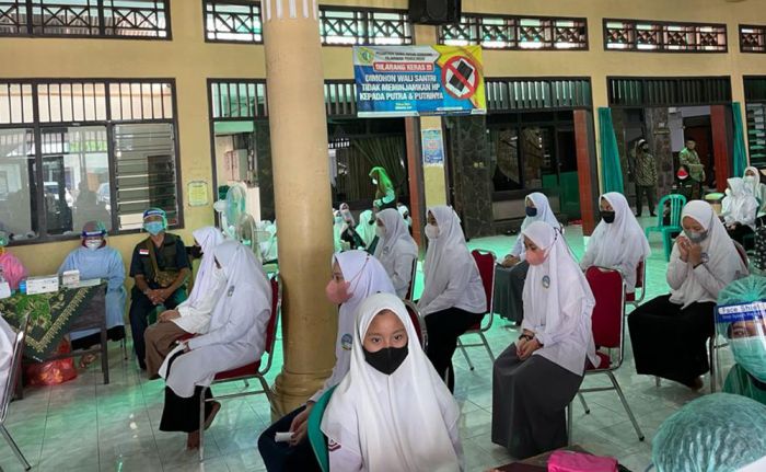 Siapkan 25 Ribu Dosis Vaksin, NasDem Jatim Gelar Vaksinasi Santri