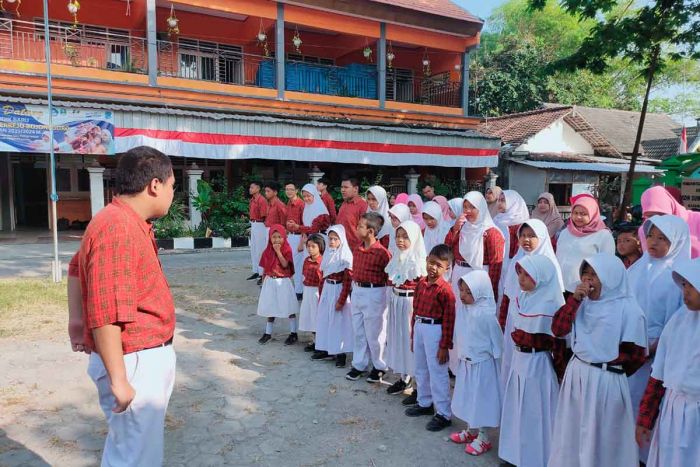 Peringati HUT ke-78 RI, Puluhan Siswa SLB Desa Sumberrejo Bojonegoro Antusias Ikuti Lomba Agustusan