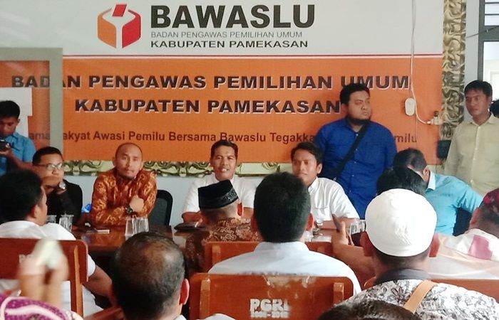 Soal Video Kapolsek Kota, Tim Pemenangan Prabowo-Sandi Datangi Bawaslu Pamekasan