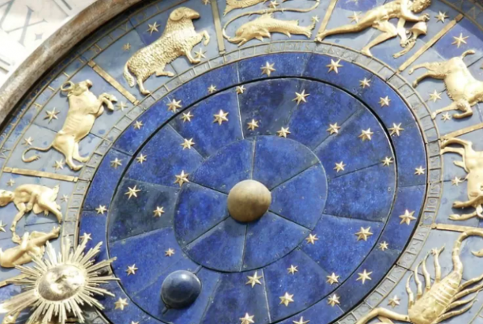 Ramalan Zodiak Sabtu 25 November 2023: Sagitarius Gila Medsos, Aquarius Diserang Orang Banyak