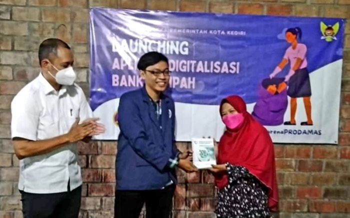 Kurangi Beban TPA, Peserta Magang Merdeka Pemkot Kediri Ciptakan Aplikasi Bank Sampah