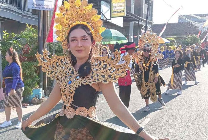 Ribuan Warga Junrejo Semarakkan Karnaval Kemerdekaan ke-79