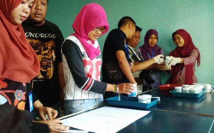 Wartawan Sidoarjo Dites Urine Mendadak