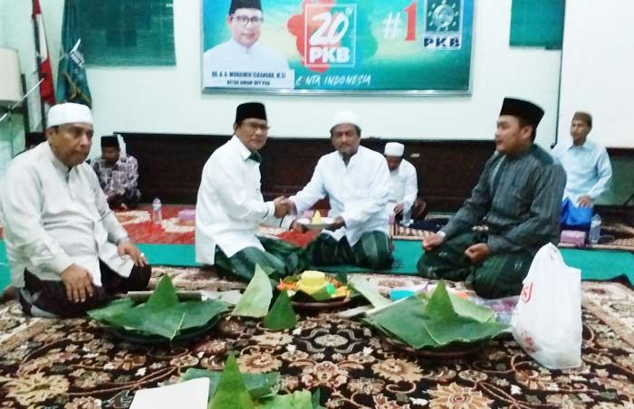 Peringati Harlah ke-20, PKB Bangkalan Tumpengan