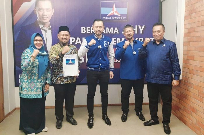 Resmi Terima Rekom dari Demokrat, Gus Yani dan Ning Min Siap Tarung di Pilbup Gresik 2020