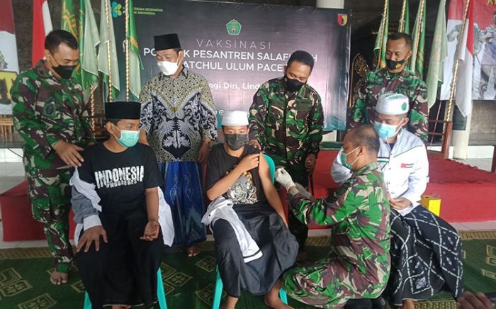 Kodim 0815/Mojokerto Gencarkan Serbuan Vaksinasi Pondok Pesantren