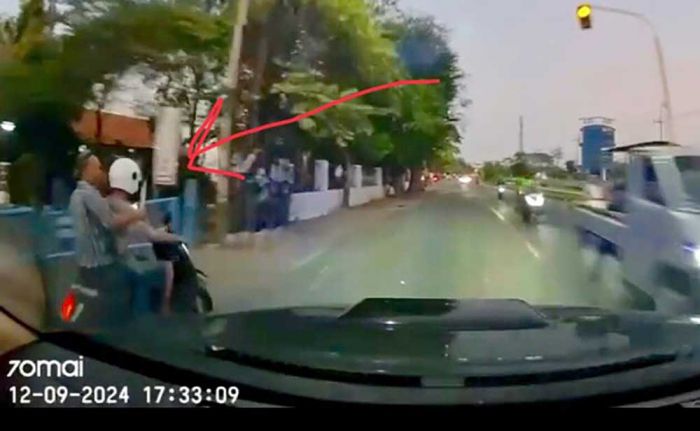 Main Hp, Mahasiswi ITS Jadi Korban Jambret di Tepi Jalan Arief Rahman Hakim Keputih