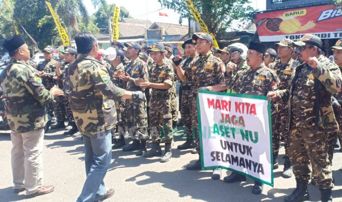 Ratusan Anggota Banser Geruduk Mapolres Blitar Kota Protes Kriminalisasi Tokoh NU