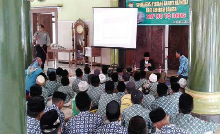 Cegah Narkoba tak Menyusup ke Pesantren, Jajaran Polsek Kejayan Beri Penyuluhan Santri