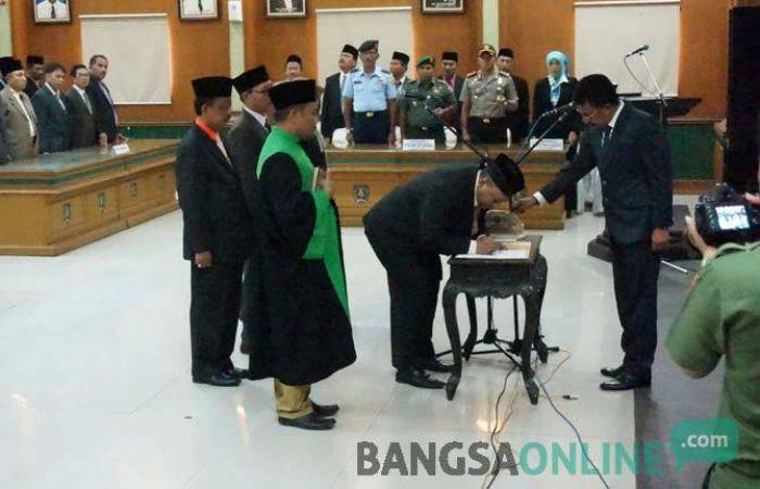 Kepala Dispendukcapil Jombang Digeser, Buntut Pelayanan Buruk