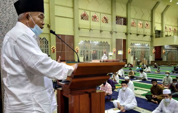 ​Ingin Dapat Lailatul Qadar? Ini Pesan Kiai Asep di Masjid Agung Batam