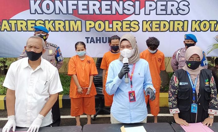 Polres Kediri Kota Bongkar Jaringan Prostitusi Online, Ibu Jadi Mucikari Anaknya yang Masih 15 Tahun