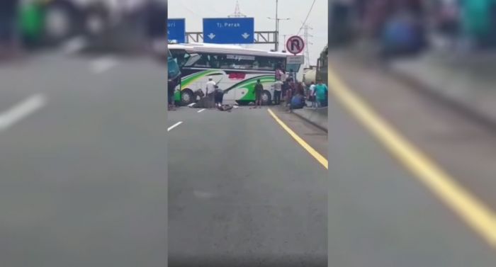 Kecelakaan Maut di Tol Dupak-Waru, 2 Orang Tewas dan 4 Luka