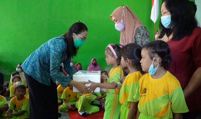 Harganas 2022, Ketua TP PKK Kabupaten Kediri Ajak Pelajar TK Makan Olahan Ikan untuk Cegah Stunting