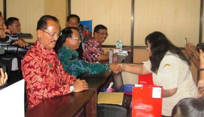 Beri Contoh, Bupati Blitar Launching Bulan Panutan Pembayaran PBB P2