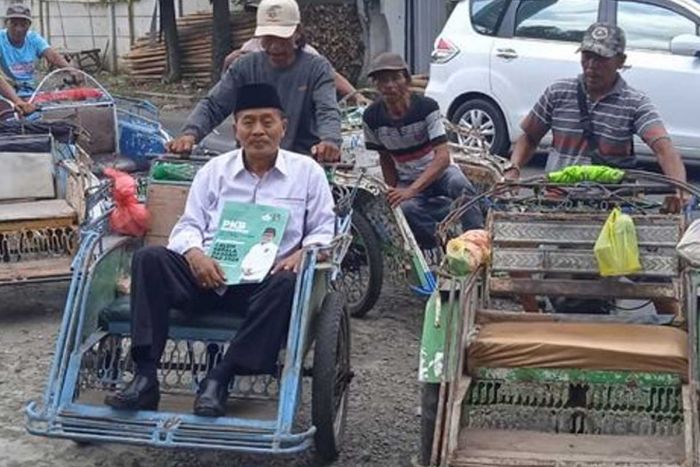 Gunakan 9 Becak, Mantan Rektor Daftarkan Diri sebagai Bacawabup Jember ke PKB