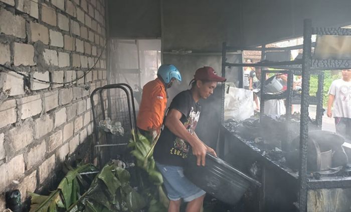 ​Berniat Memasak Bakso, Dua Kios di Tuban Hangus Terbakar