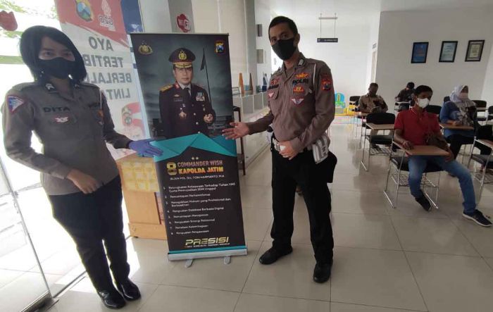 Kenalkan Program Baru Kapolda Jatim, Polres Mojokerto Kota Dampingi Pemohon SIM