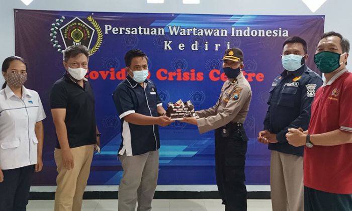 HPN 2021, Kapolres Kediri Kota Kirim Kue Ulang Tahun ke PWI Kediri