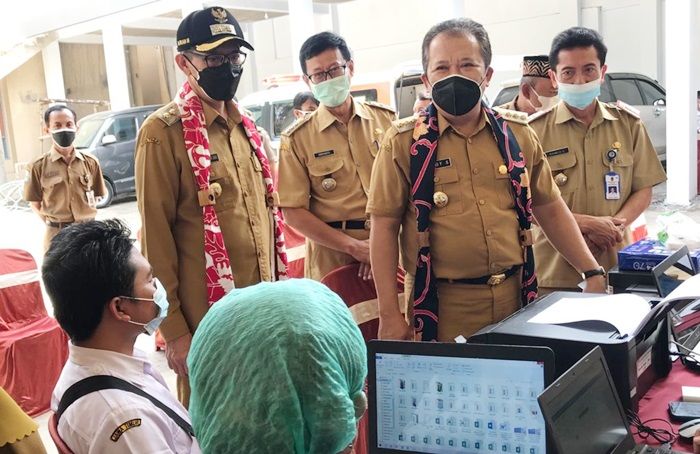 Targetkan Sekolah Lakukan PTM Semua, Bupati Hendy Kawal Percepatan Vaksinasi Pelajar