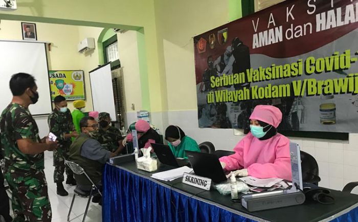 Cegah Sebaran Covid-19, Kodim 0824/Jember Gelar Vaksinasi bagi Anggota