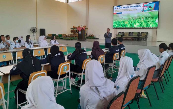 Tingkatkan Literasi, SMAN 4 Sidoarjo Apresiasi Safari Jurnalistik PWI Sidoarjo