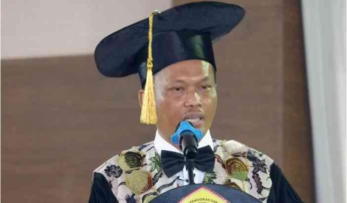 Rektor UTM Ingatkan Wisudawan Lebih Kreatif Hadapi Arus Perubahan yang Cepat