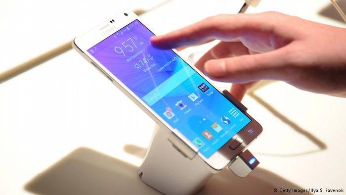 Samsung Lempar Note 4 