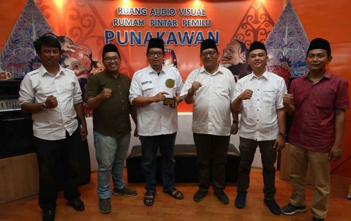 Gogot Cahyo Baskoro dari KPU Jatim Dinobatkan Jadi Tokoh Muda Nahdliyin Inspiratif 2023