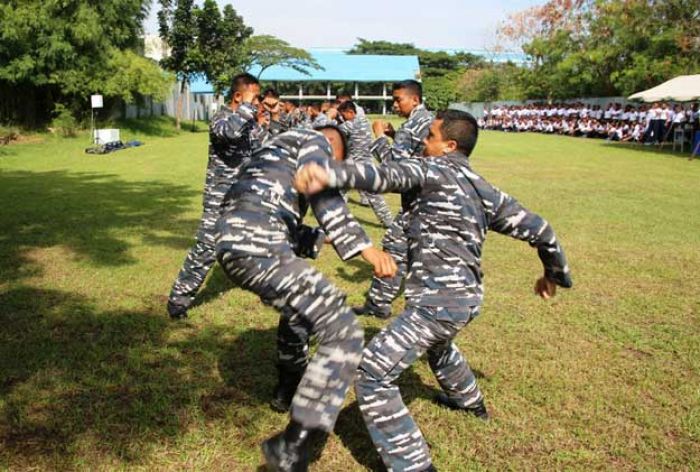 Usai Olahraga Bersepeda Bersama Kasatker Koarmatim, Pangarmatim Saksikan Demo Real Fighter