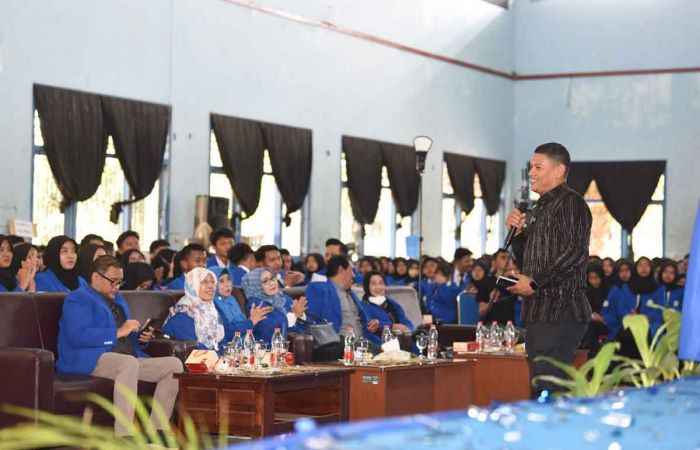 Begini Pesan Mas Abu saat Pengukuhan Mahasiswa Baru UNP Kediri 2023/2024