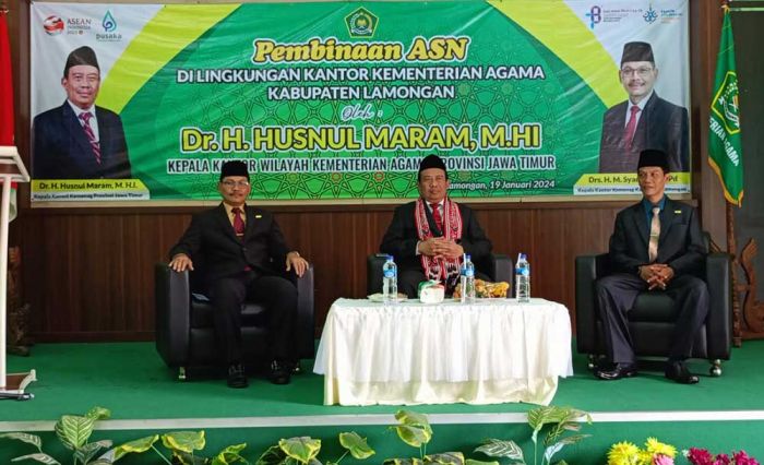 Pembinaan di Kemenag Lamongan, Kakanwil Husnul Maram Ajak ASN Amalkan Lima Budaya Kerja