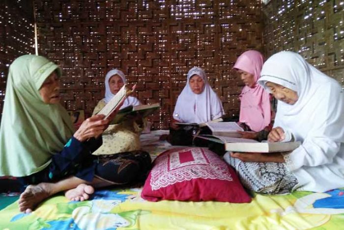 Ponpes Al Mawadah di Blitar, Ajak Janda Lansia Menimba Ilmu Hingga Usia Senja