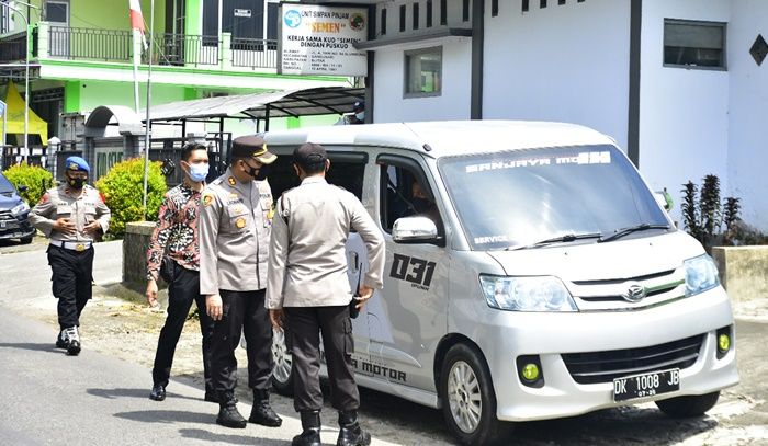 Hari Pertama Penyekatan, Ratusan Kendaraan Putar Balik di Perbatasan Blitar-Malang