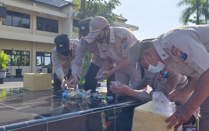 Polres Nganjuk Galang Dana untuk Bantu Anggota yang Isoman