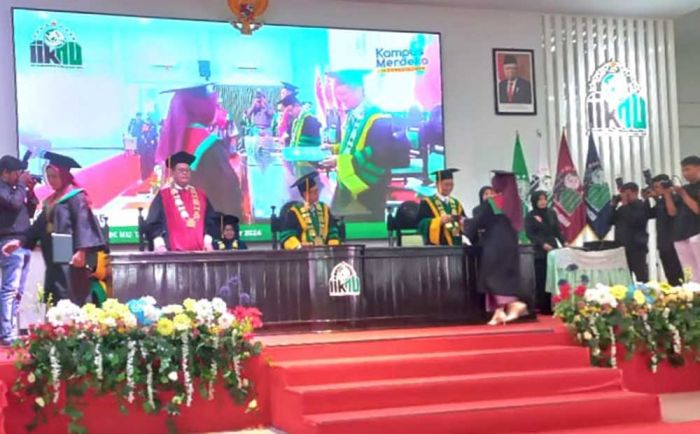 Wisuda 183 Mahasiswa, Rektor IIKNU Tuban Optimis Lulusan Tak Sulit Bekerja