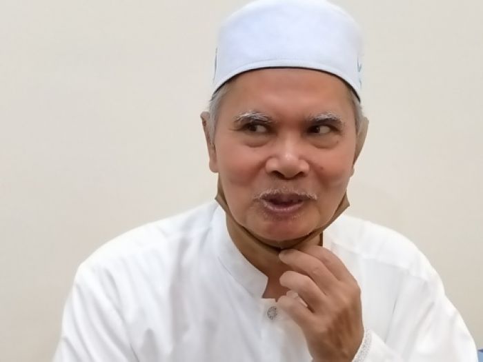 ​Risma Sujud pada dr. Sudarsono, Kiai Afif: Kufur jika untuk Ibadah, Haram Jika untuk Penghormatan