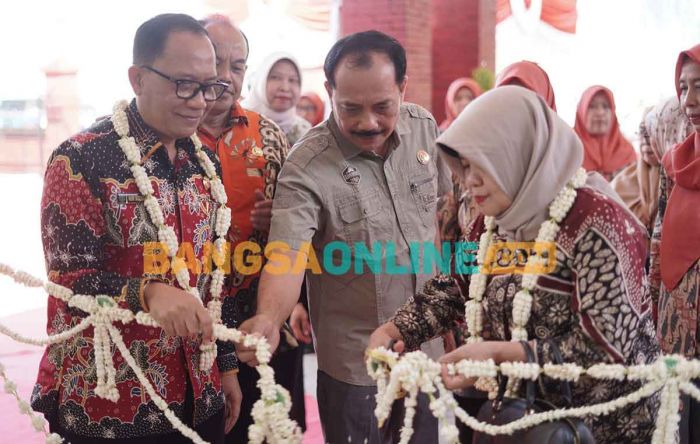 Sekda Resmikan Kantor Perpustakaan Nganjuk