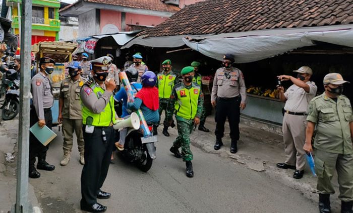 ​Kasus Covid-19 di Blitar Terus Naik, Warga Tak Disiplin Prokes Bisa Kena Tipiring