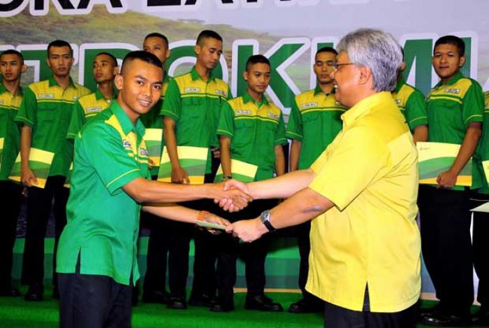 Petrokimia Gresik Mewisuda 119 Siswa Lolapil