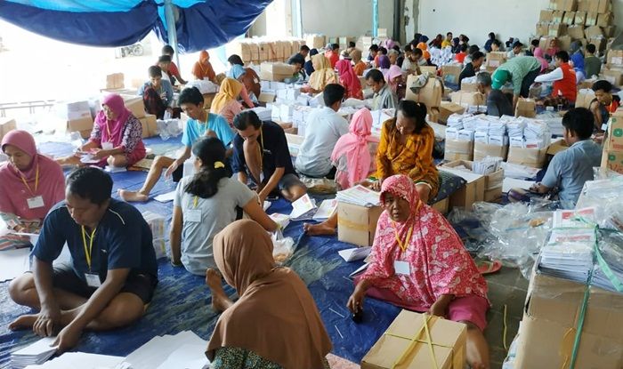 ​Inilah Upah Pekerja Pelipat dan Sortir Surat Suara Pemilu 2019 di Pamekasan