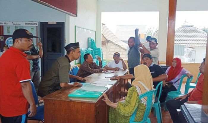 ​Diklaim Sepihak, Puluhan Warga Karangasem Tuban Ngotot Pertahankan Tanah Desa