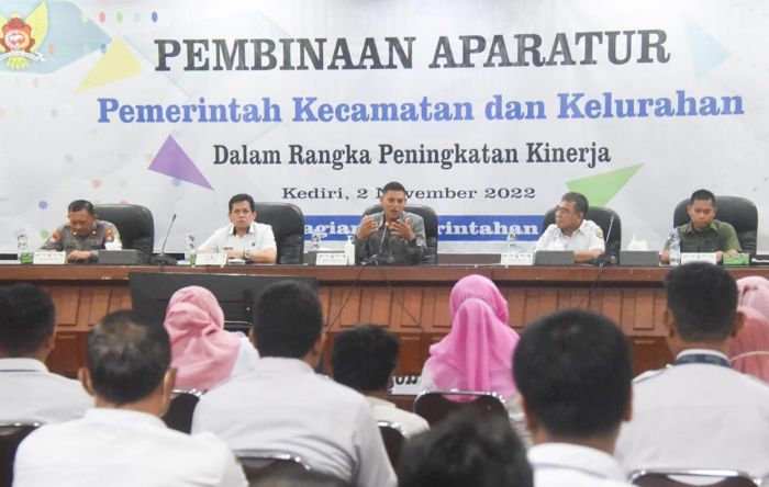 Wali Kota Kediri Minta Aparatur Kelurahan dan Kecamatan Terus Tingkatkan Pelayanan kepada Masyarakat