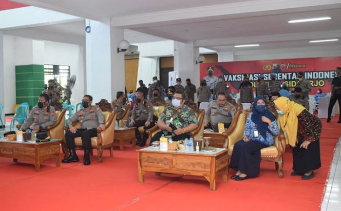 Percepatan Vaksinasi Covid-19, Wakapolda Jatim Ikuti Zoom Meeting dengan Presiden di Sidoarjo