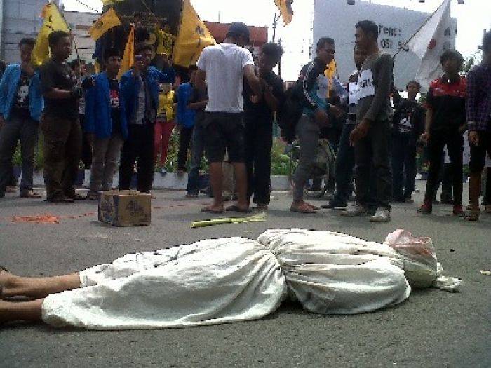 Aktifis PMII Bojonegoro Demo Kritisi Pendidikan