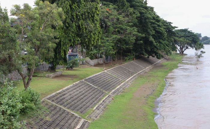 Respons Imbauan Wali Kota Kediri, Paguyuban Pedagang Pinggir Sungai Brantas Pilih Tutup Sementara